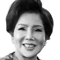 Black and white portrait of Mao Malay