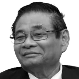 Black and white portrait of Yim Chhay Ly